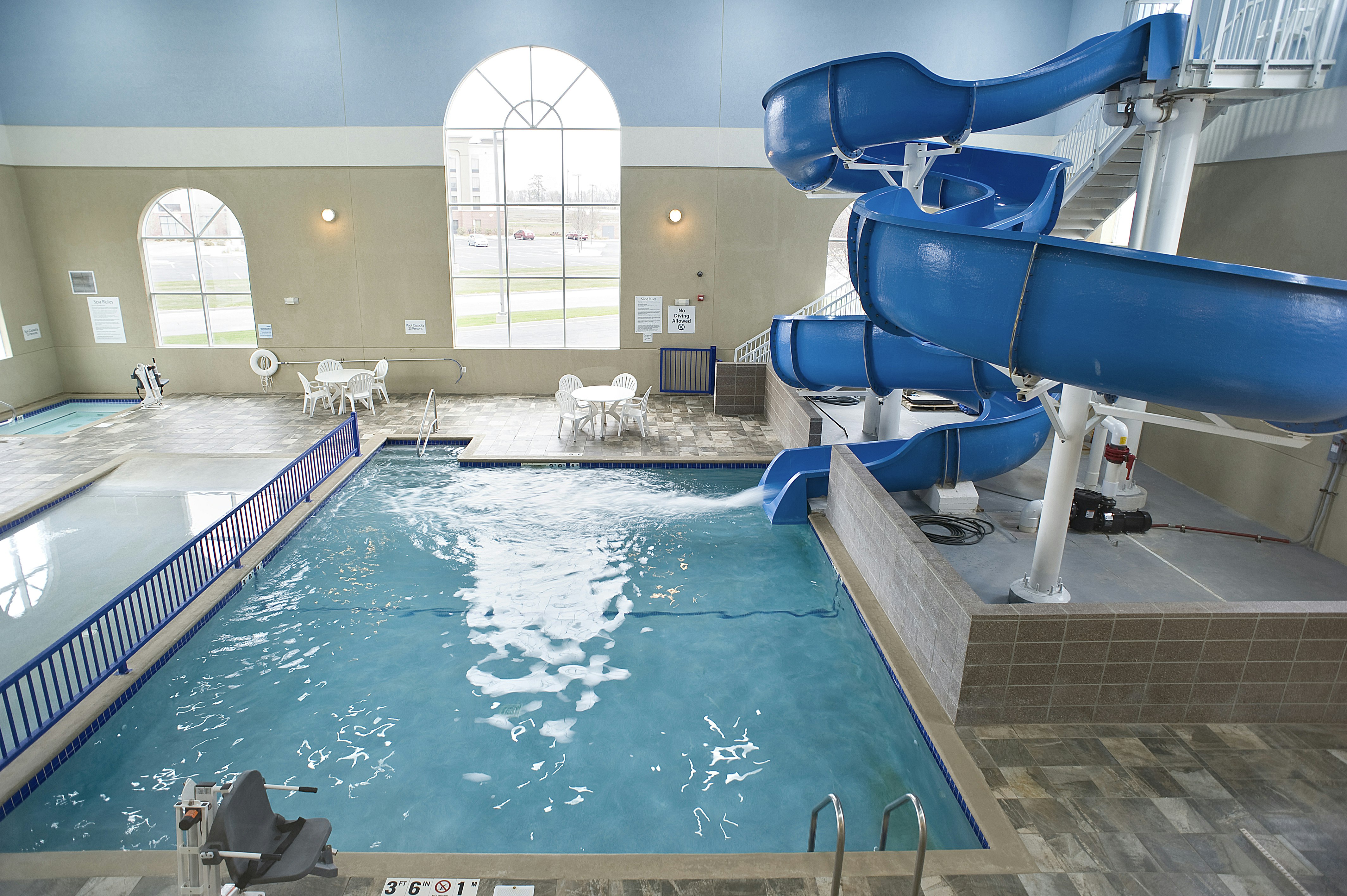 Holiday Inn Express Hotel And Suites Brookings 30/66