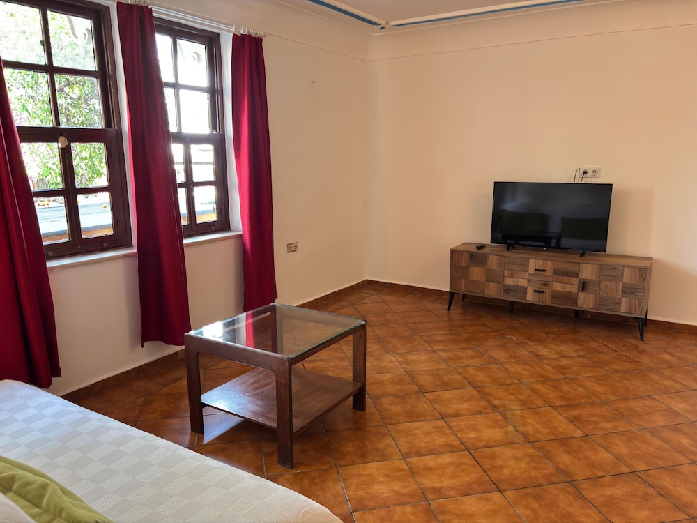 Urcu Hotel 28/49