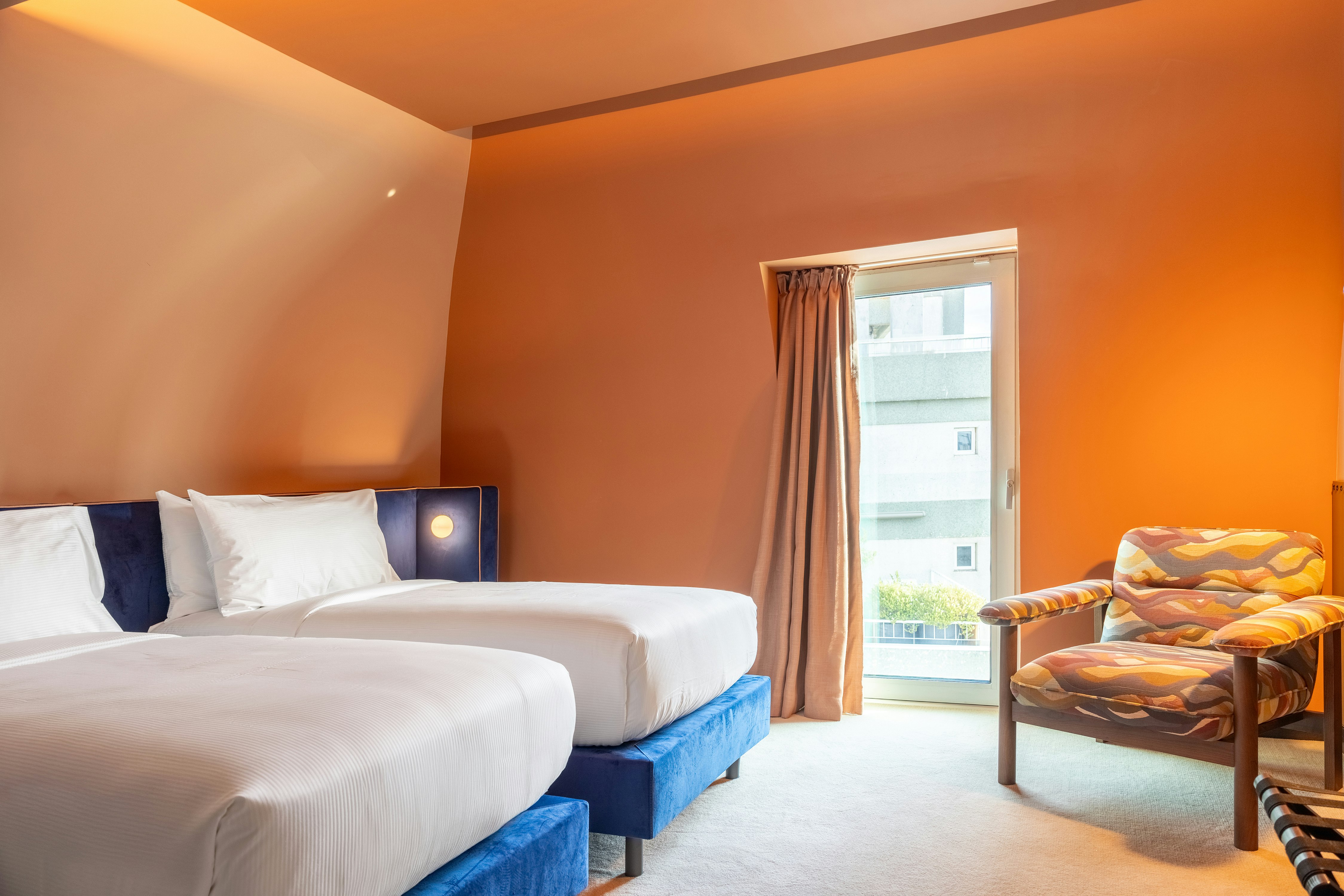 2 BEDROOMS, SUITE, KING BED