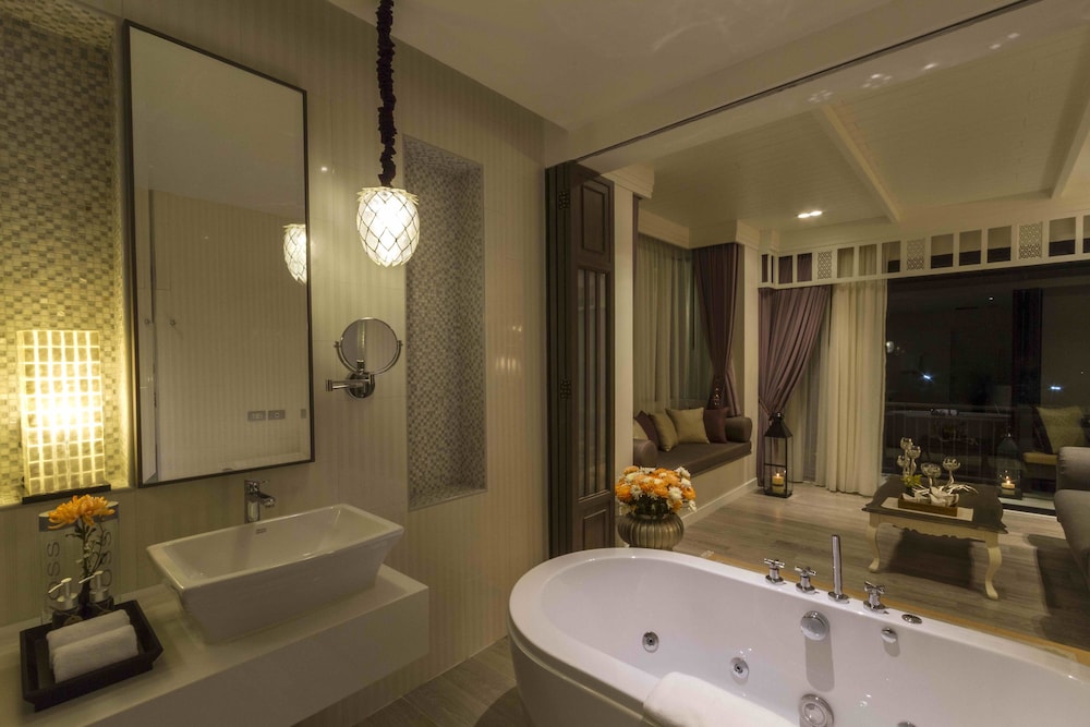 Maraya Hotel Resort 65/65