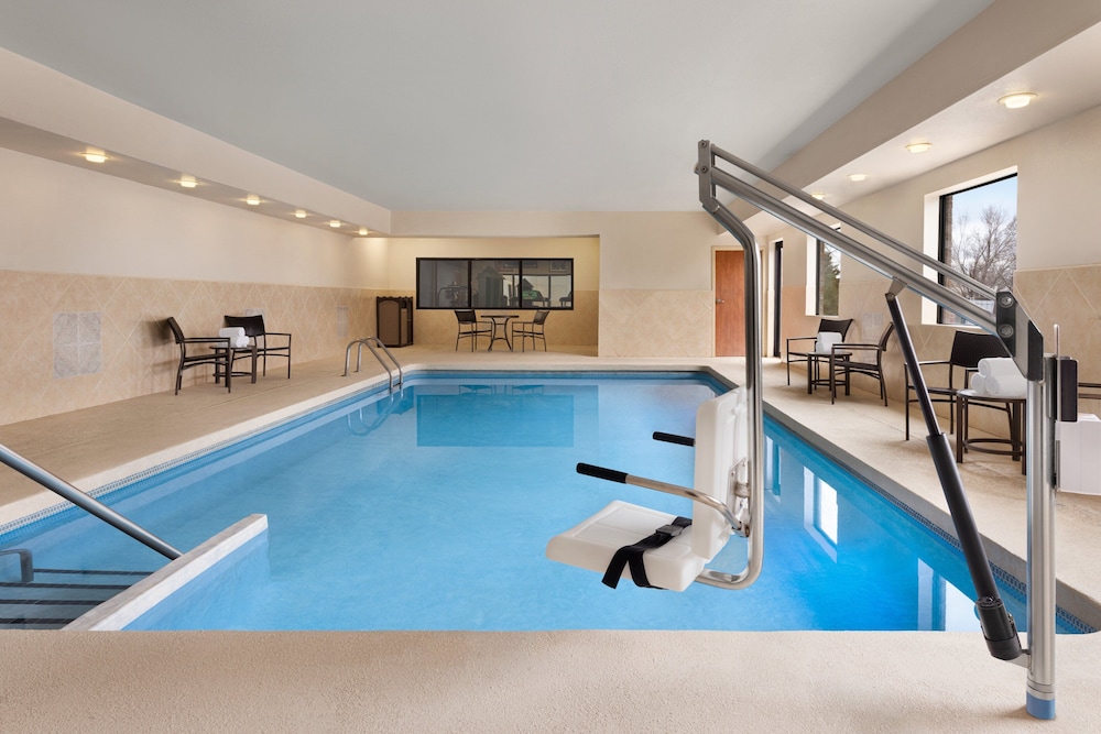 swimming pool spa