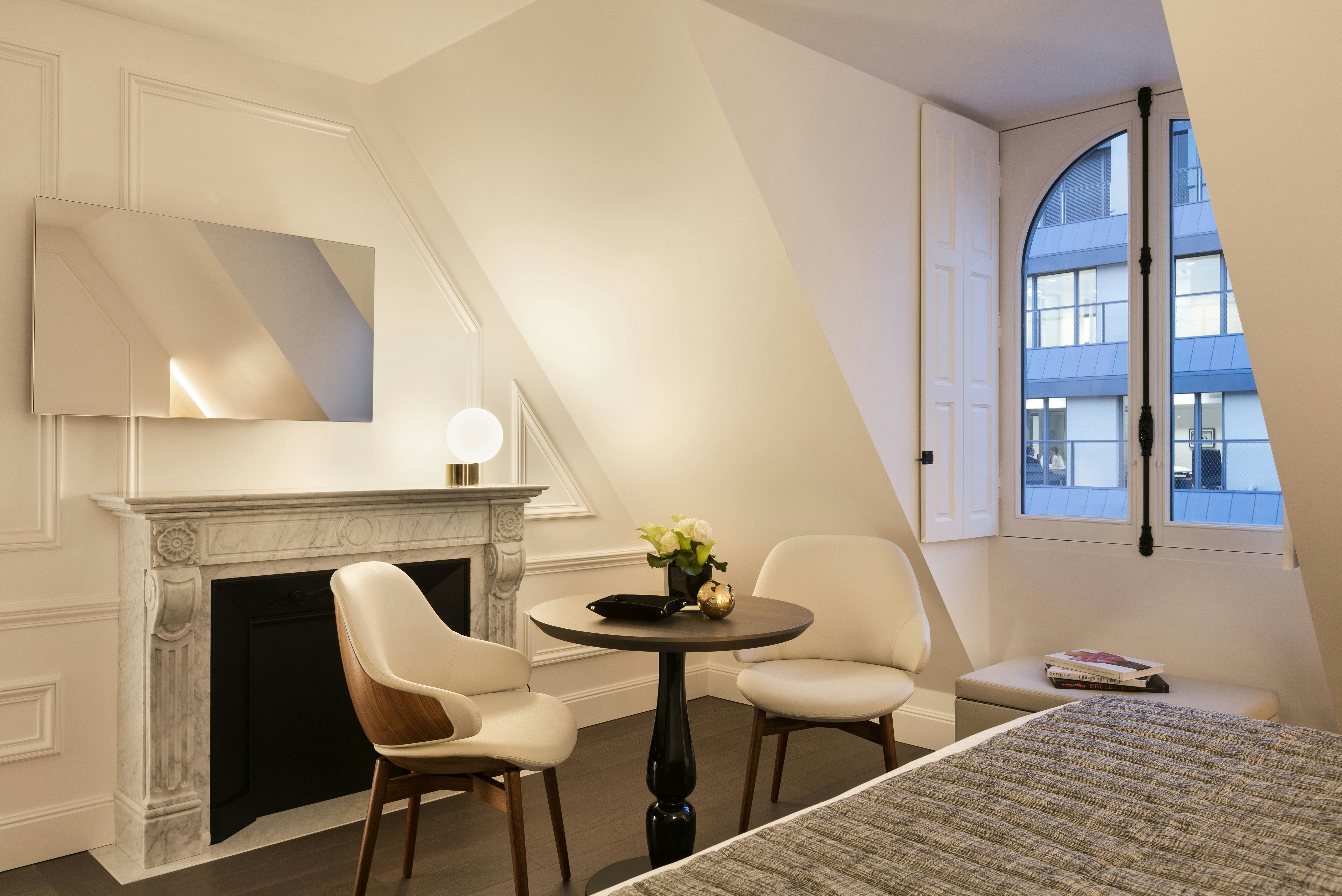 La Clef Champs-Elysees Paris By The Crest Collection 44/63