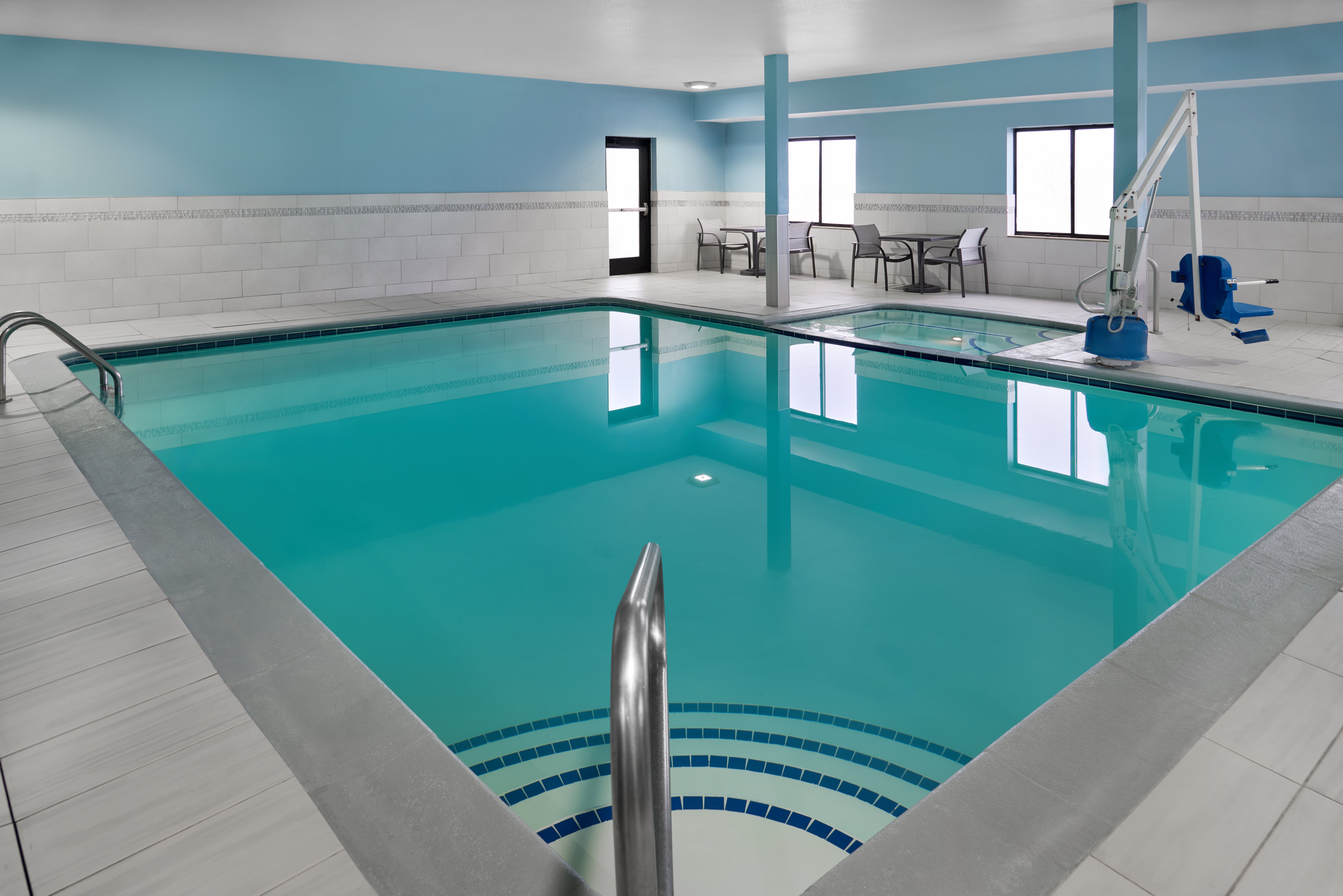 Holiday Inn Express Kansas City - At The Legends 38/60