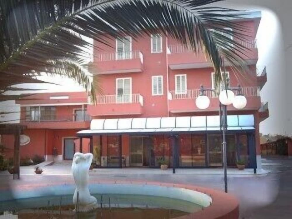 Cordial Hotel 2/33