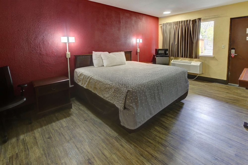 Econo Lodge Town Center 14/32