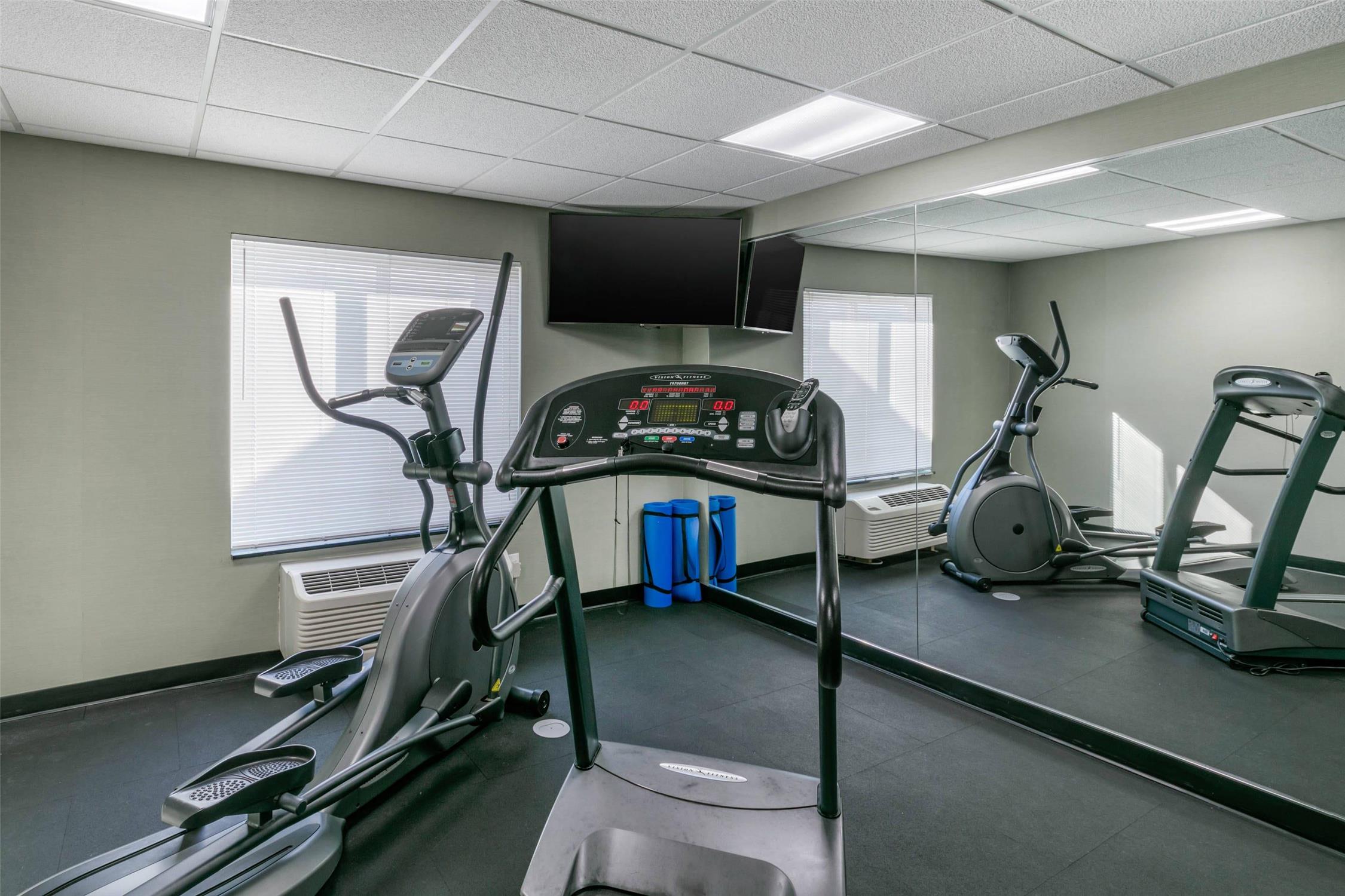 Comfort Inn & Suites Marion I-57 24/44