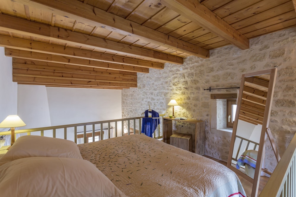 Mezzanine, Junior Suite, Superior, King Bed, Sofa, Terrace