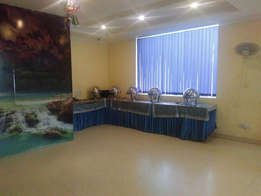 Castle Blue Hotel 44/49