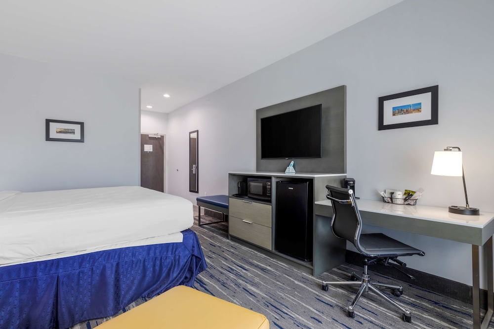 Best Western Plus Choctaw Inn & Suites 18/38