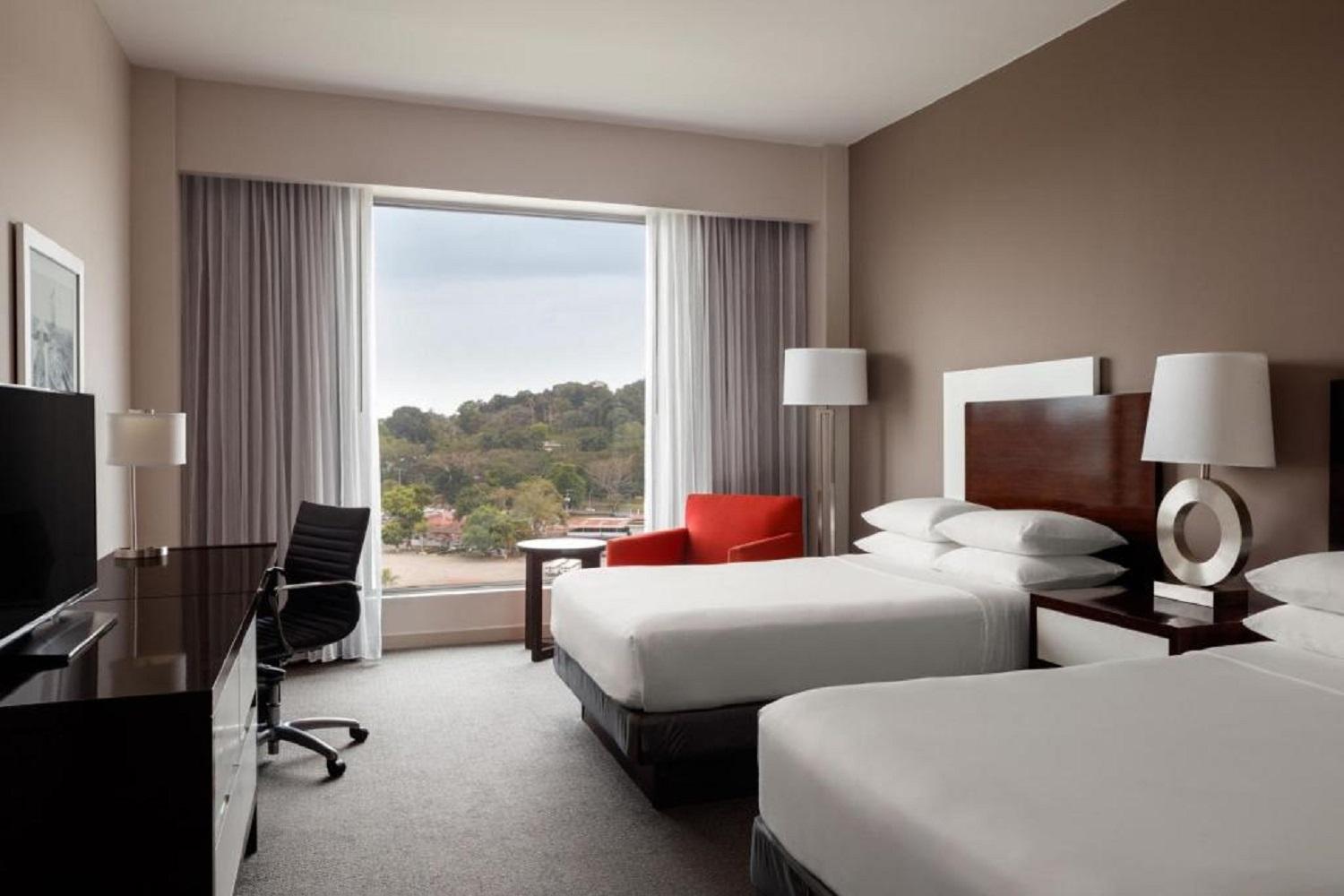 Deluxe, Twin Beds