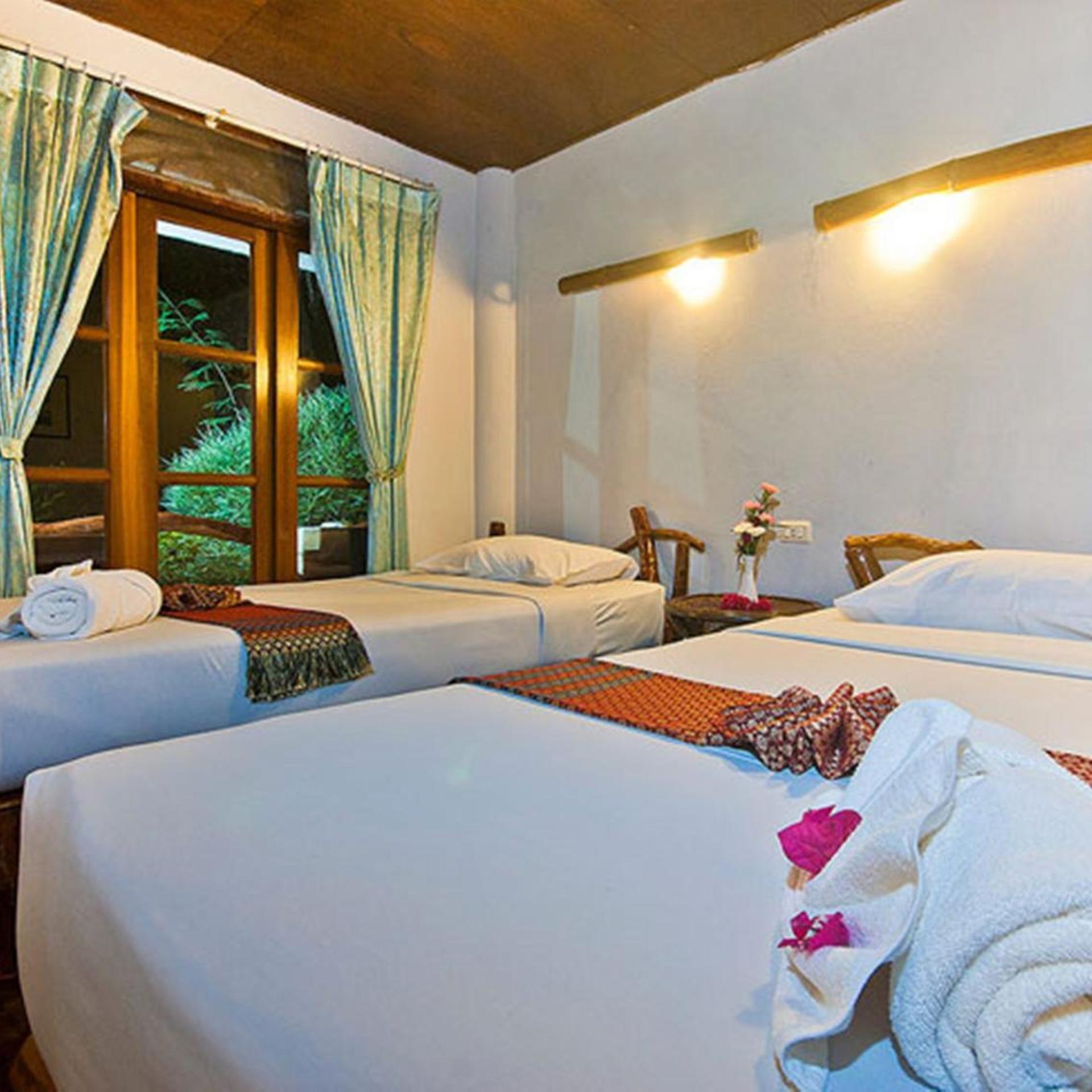 Room, Double or Twin Bed, Garden View, Building