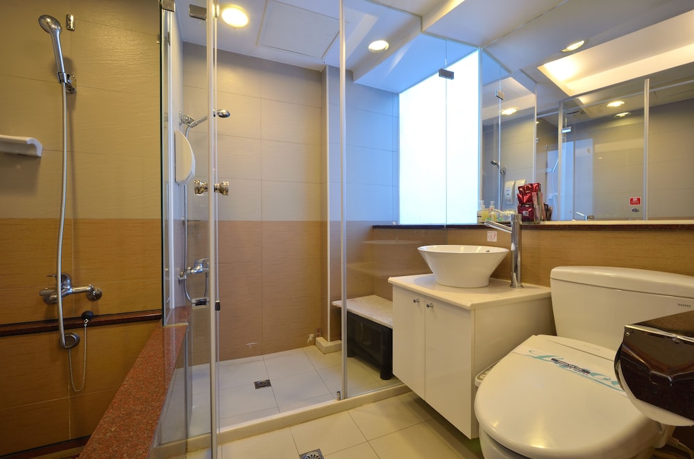 Yomi Hotel 72/76