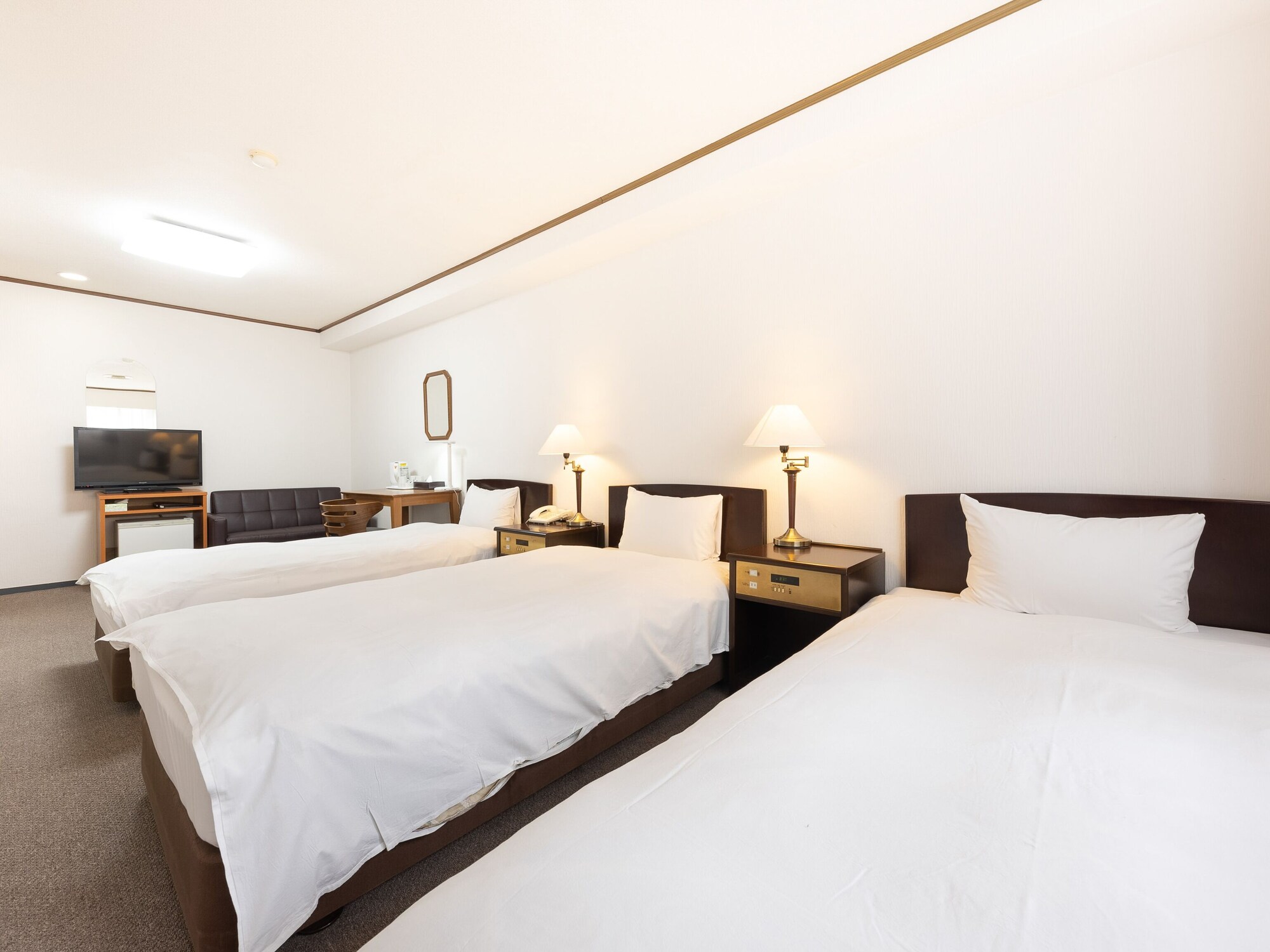 ROOM, TRIPLE