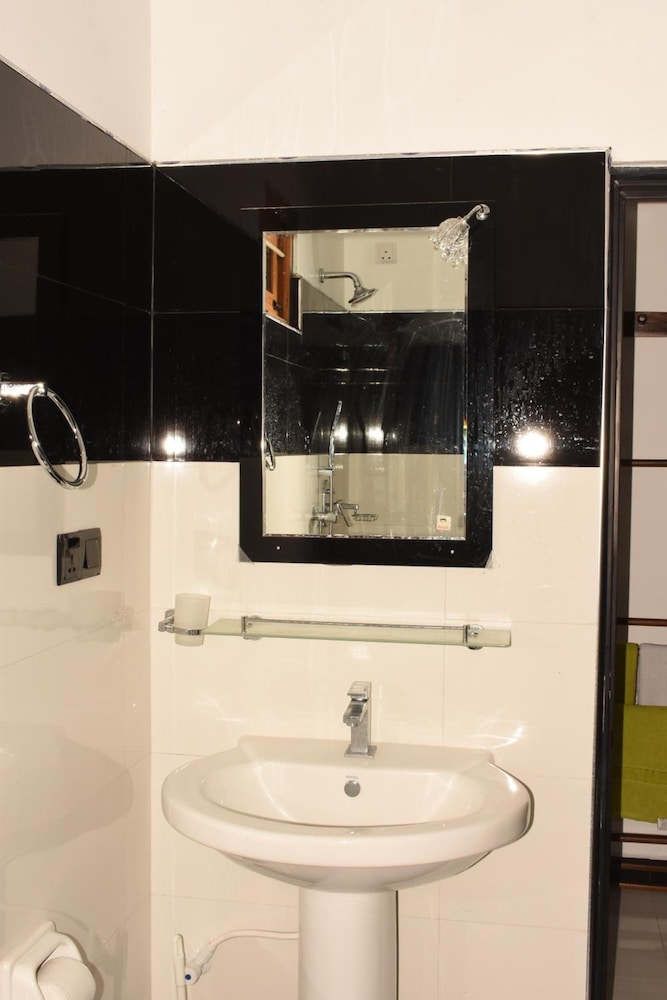 Sea Zone Hotel Nilaveli 47/49