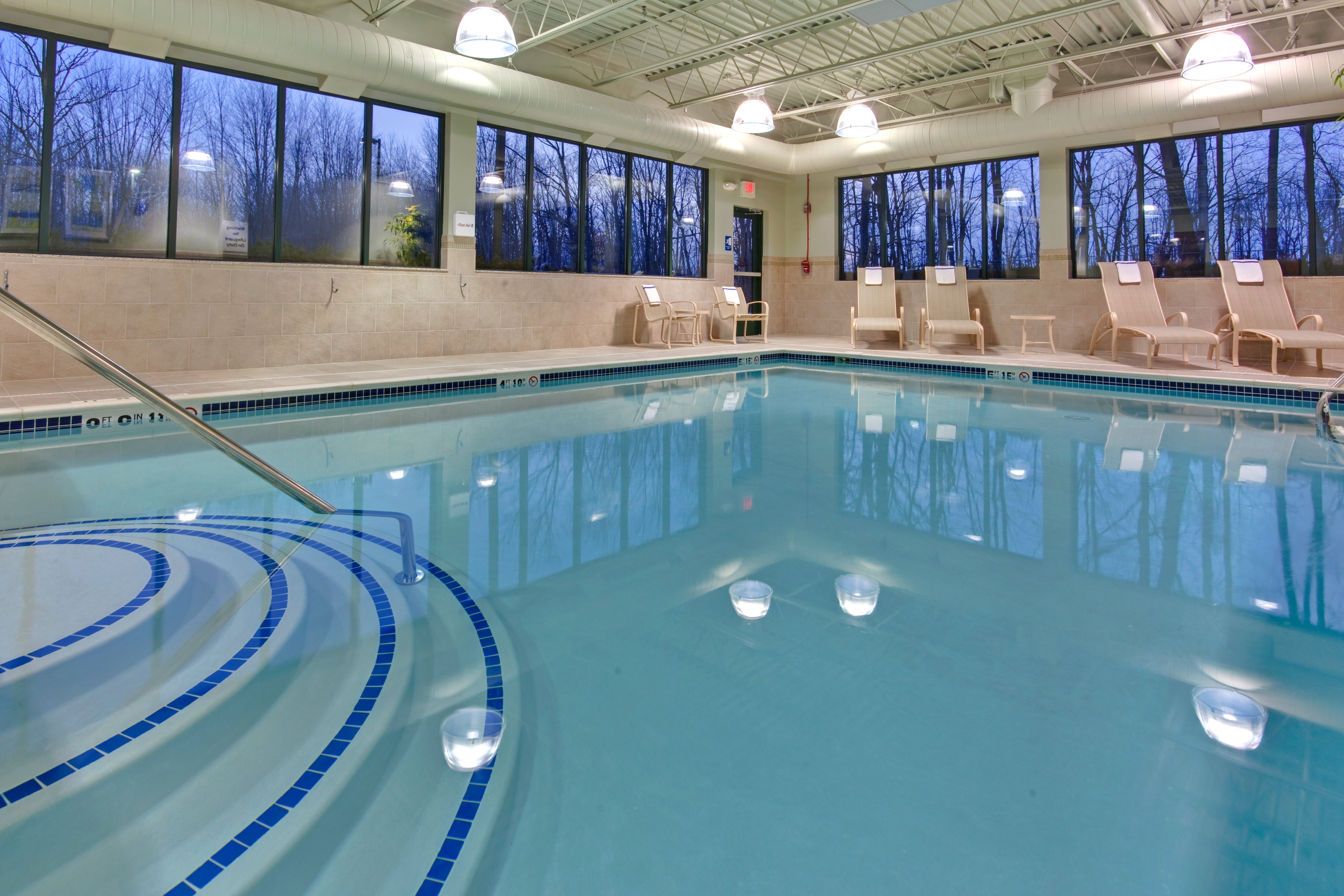 Holiday Inn Express Hotel & Suites Detroit-Novi 40/69