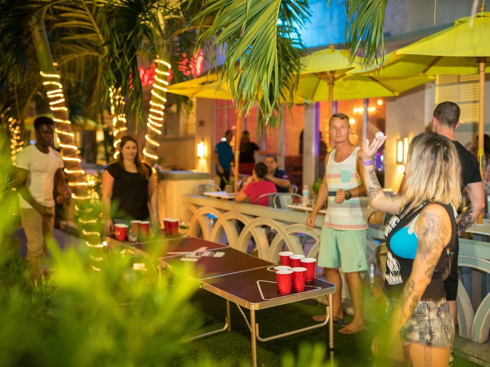 Beds N' Drinks Hostel 3/66