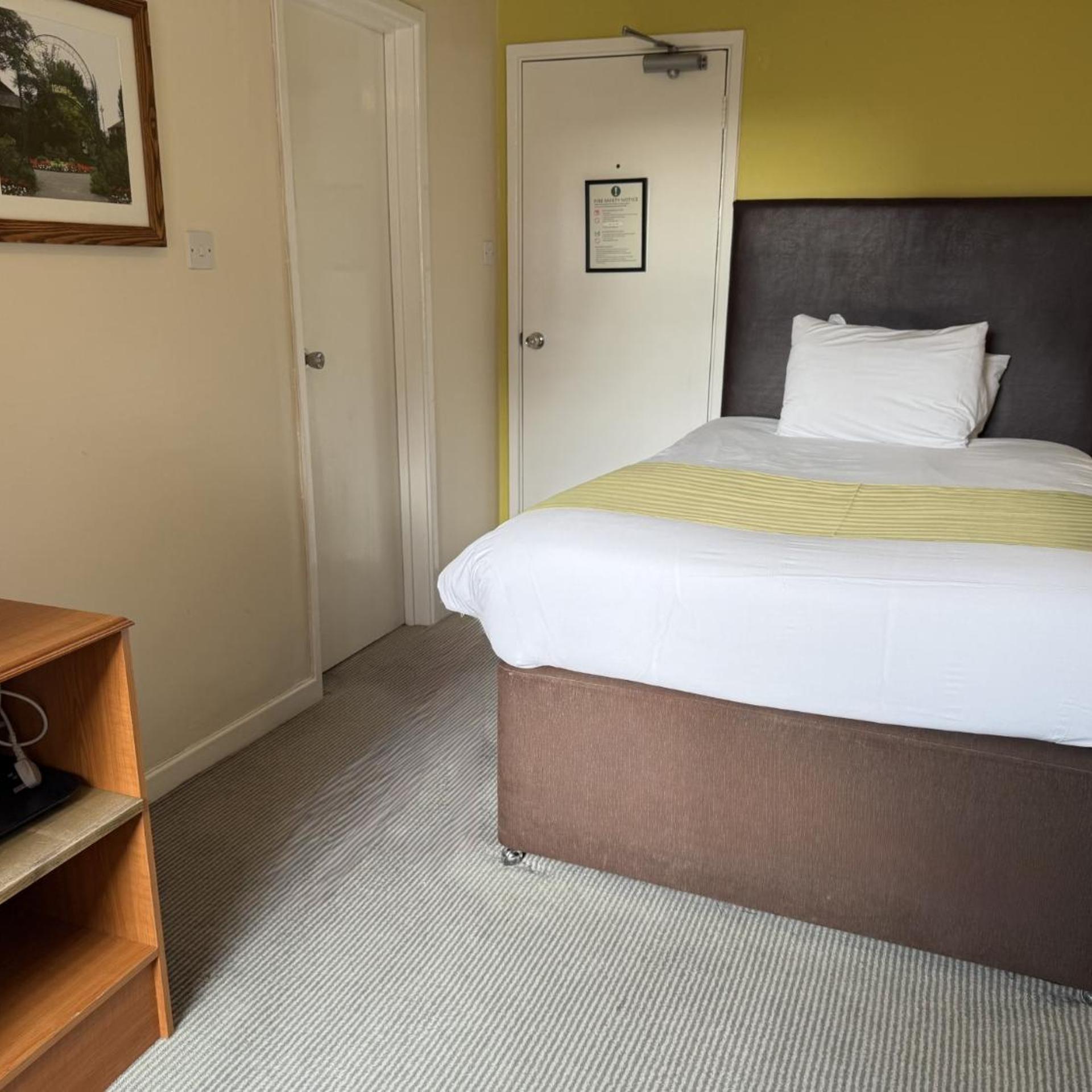 Room, Single