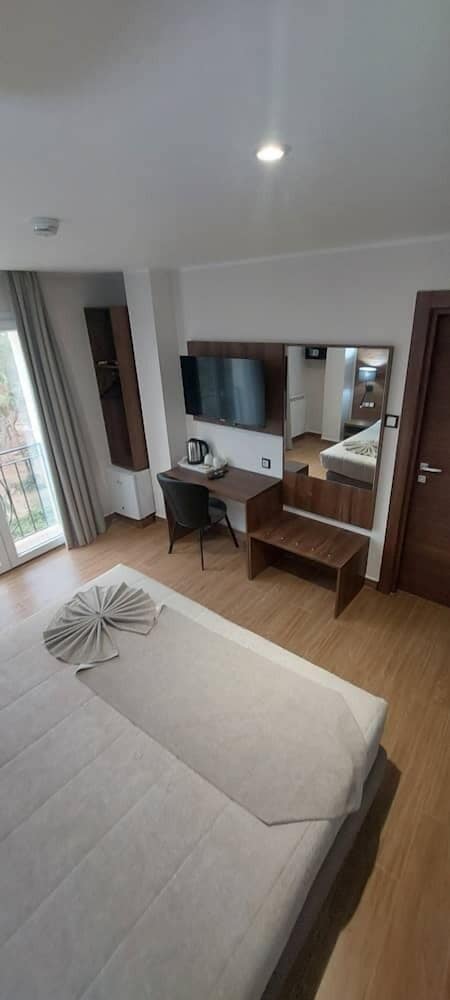 LOUNIS HOTEL 22/36
