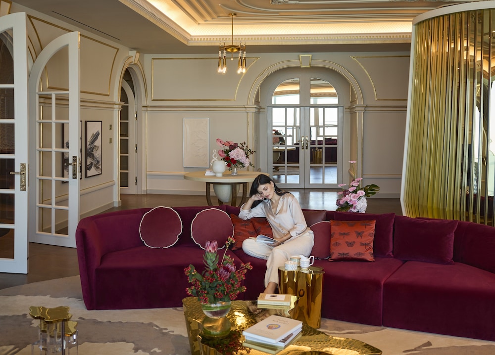 Raffles Doha 45/65