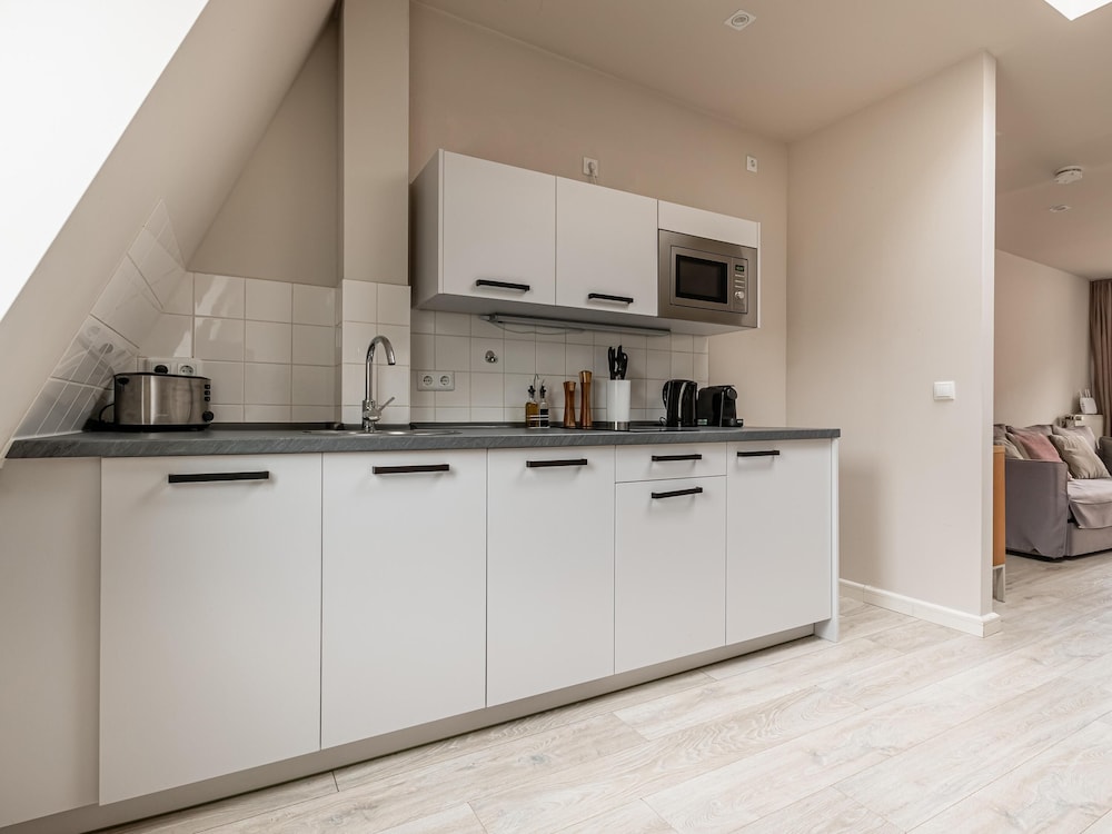 Schoenhouse Apartments 3/50