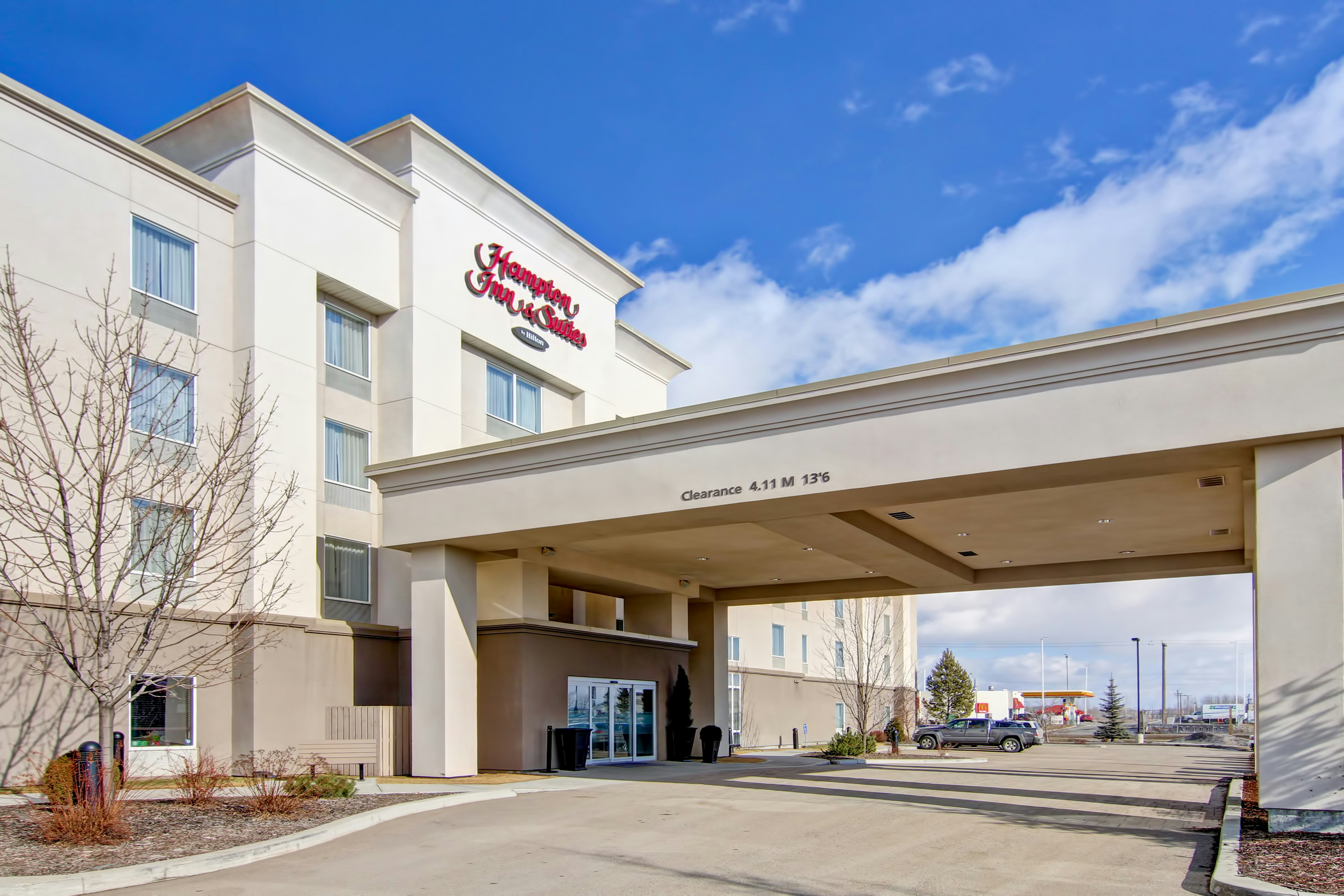 Hampton Inn Suites By Hilton Red Deer 35/38