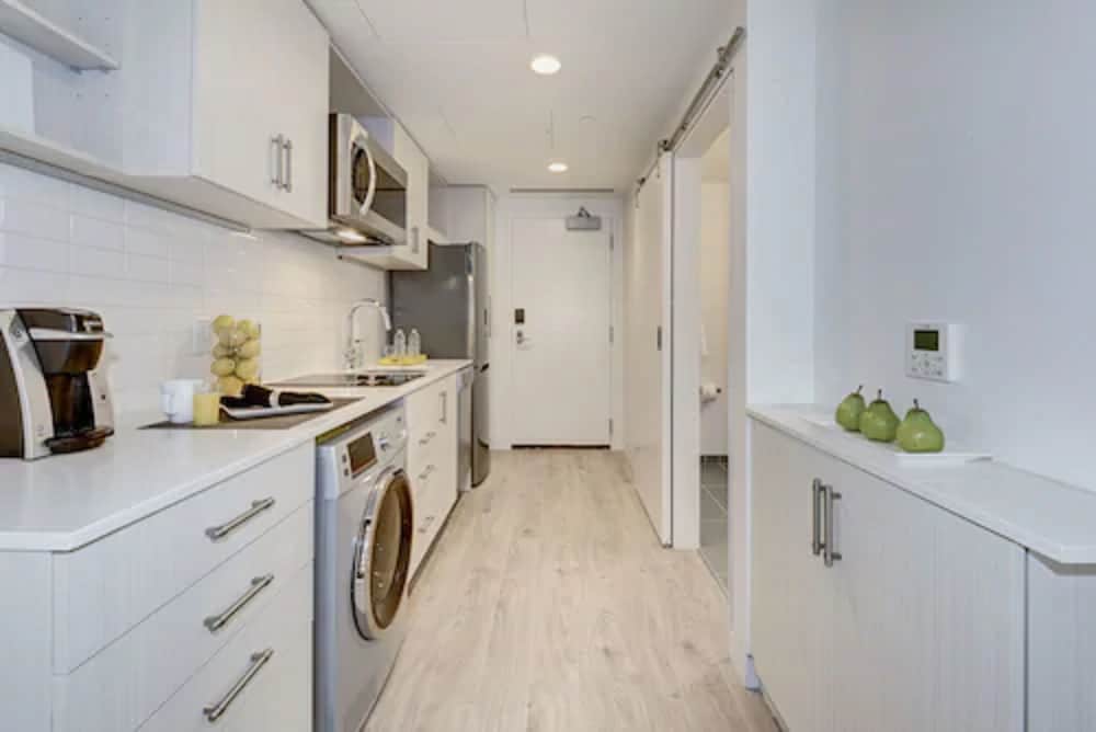Placemakr Dupont Circle 23/64