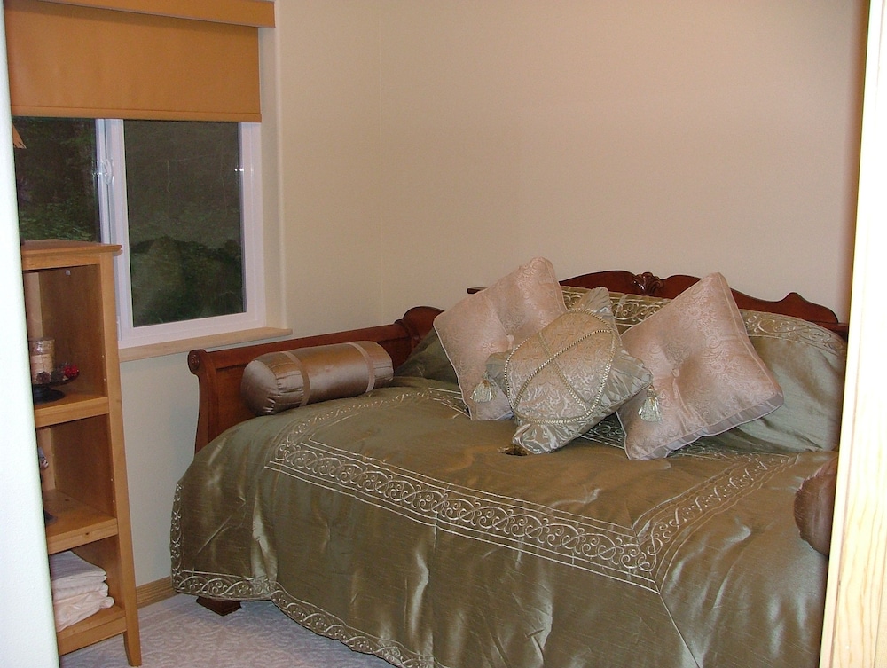 Alaska Adventure Unlimited Chalets 13/42