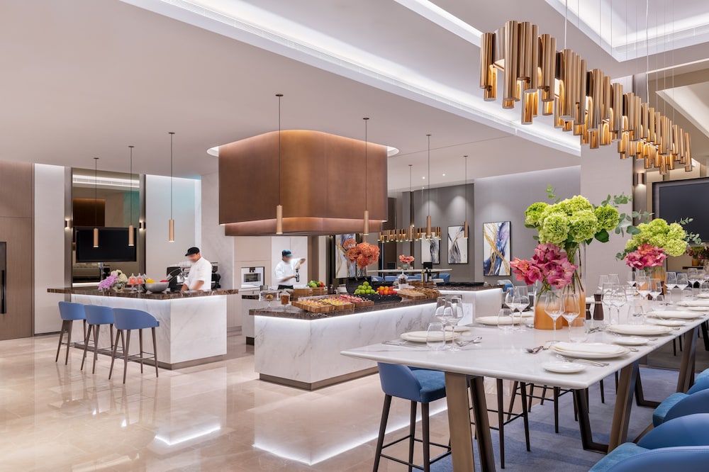 Address Beach Resort 76/78