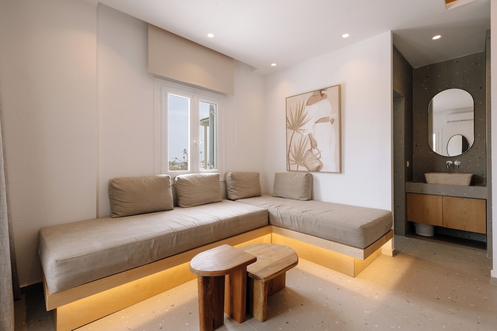 Pnoi Hotel 29/49