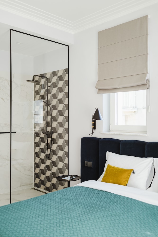No 4 Residence 15/50