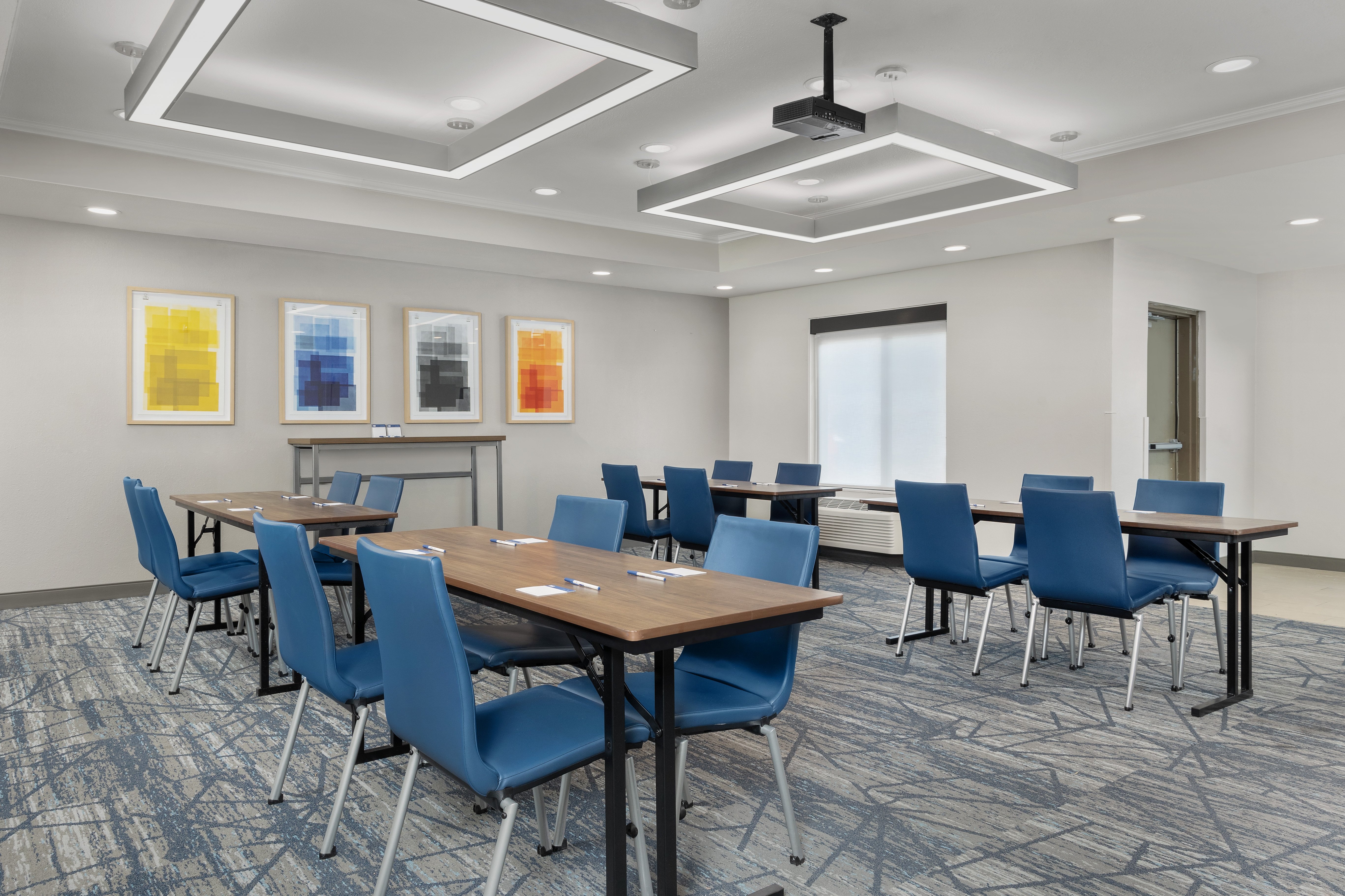 Holiday Inn Express & Suites Superior Duluth Area 62/68