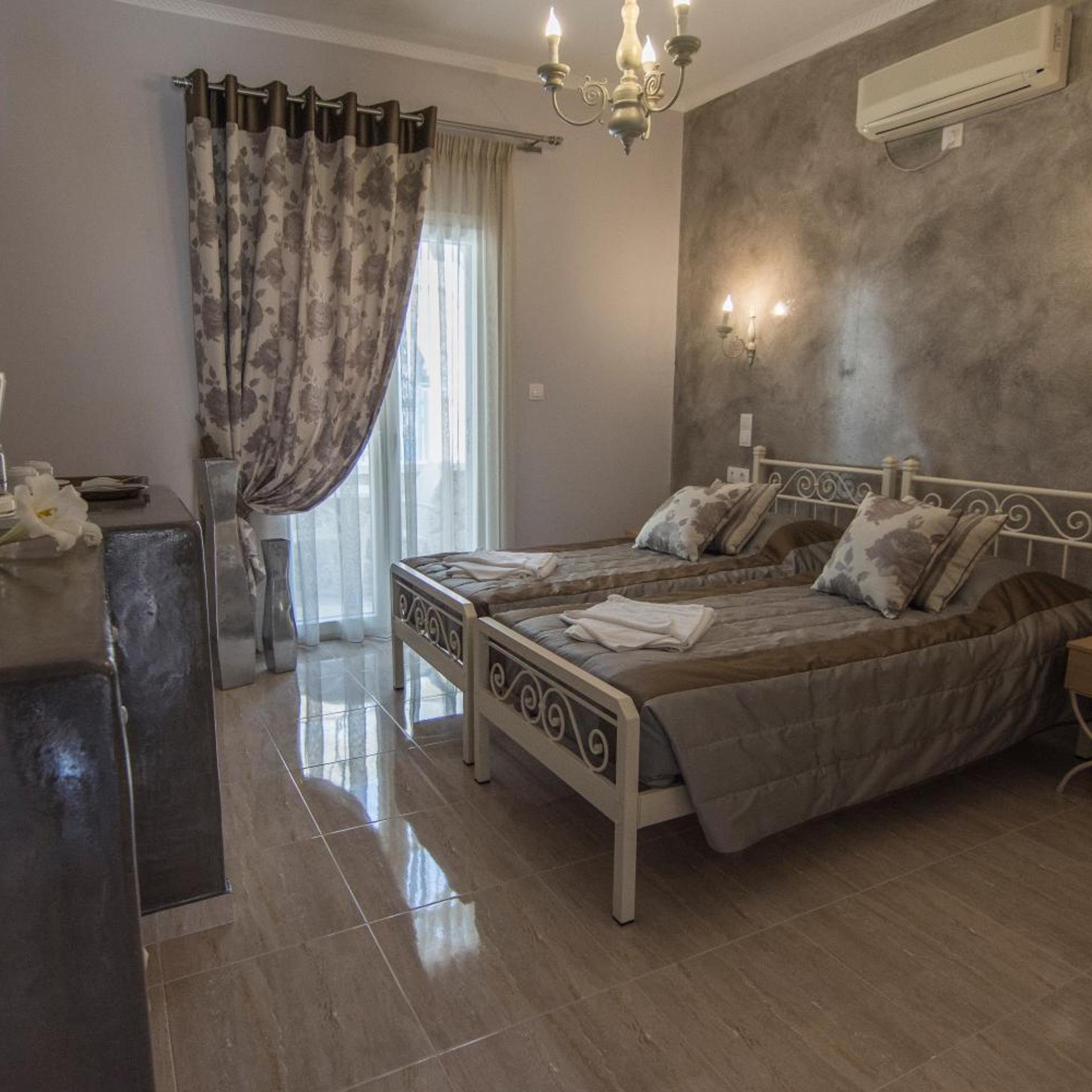 Room, Double Bed