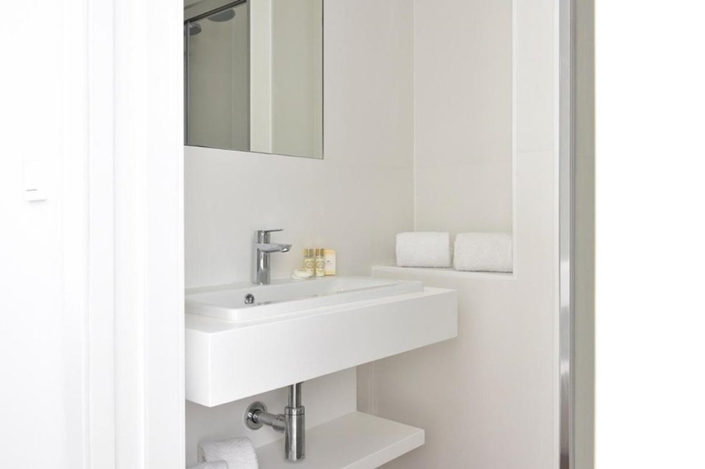 Casa Melo Alvim by Unlock Hotels 36/36