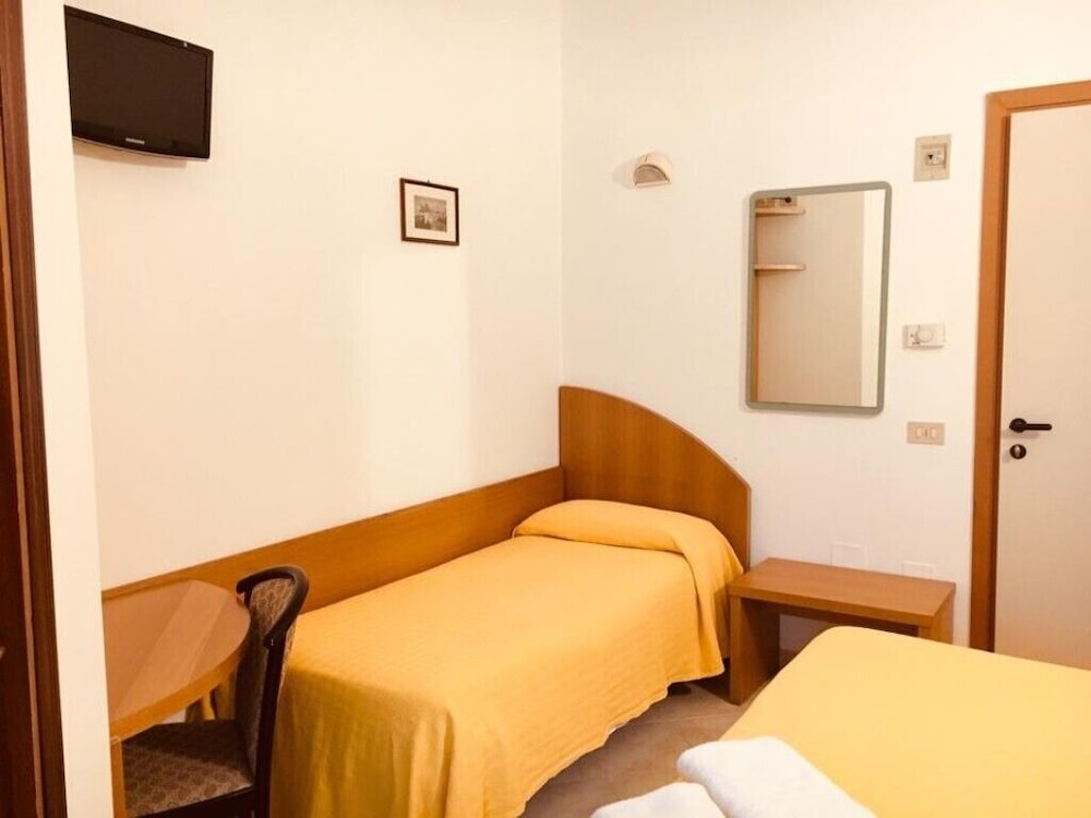 HOTEL PICADOR 8/22