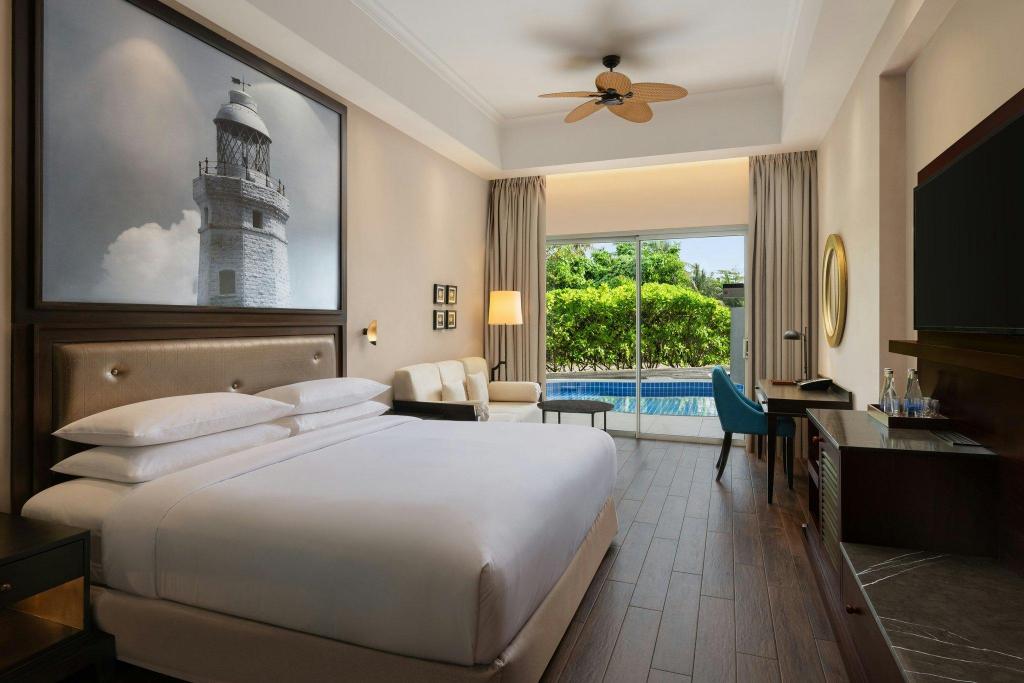 Guest Room, Premier, King Bed, Garden View, Plunge Pool, Large