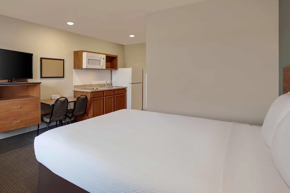 WoodSpring Suites Frederick I-70 8/16