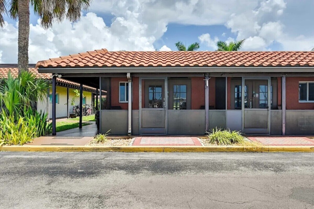 Port of the Islands Everglades Adventure Resort 6/79