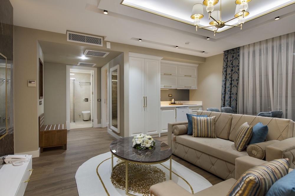 Elysium Green Suites 39/60