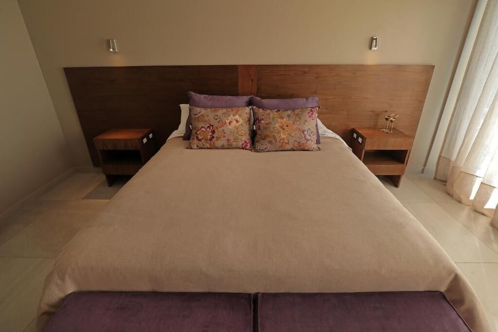 Gaia Lodge 33/43