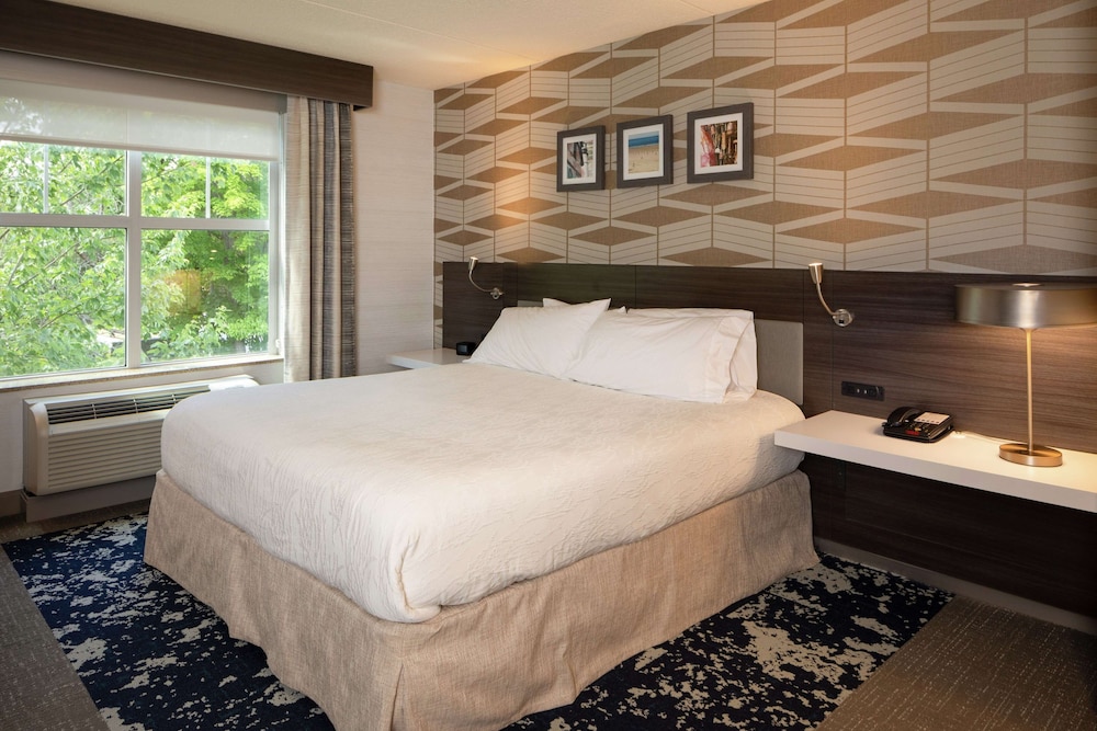 Hilton Garden Inn Freeport Downtown Me 20/62