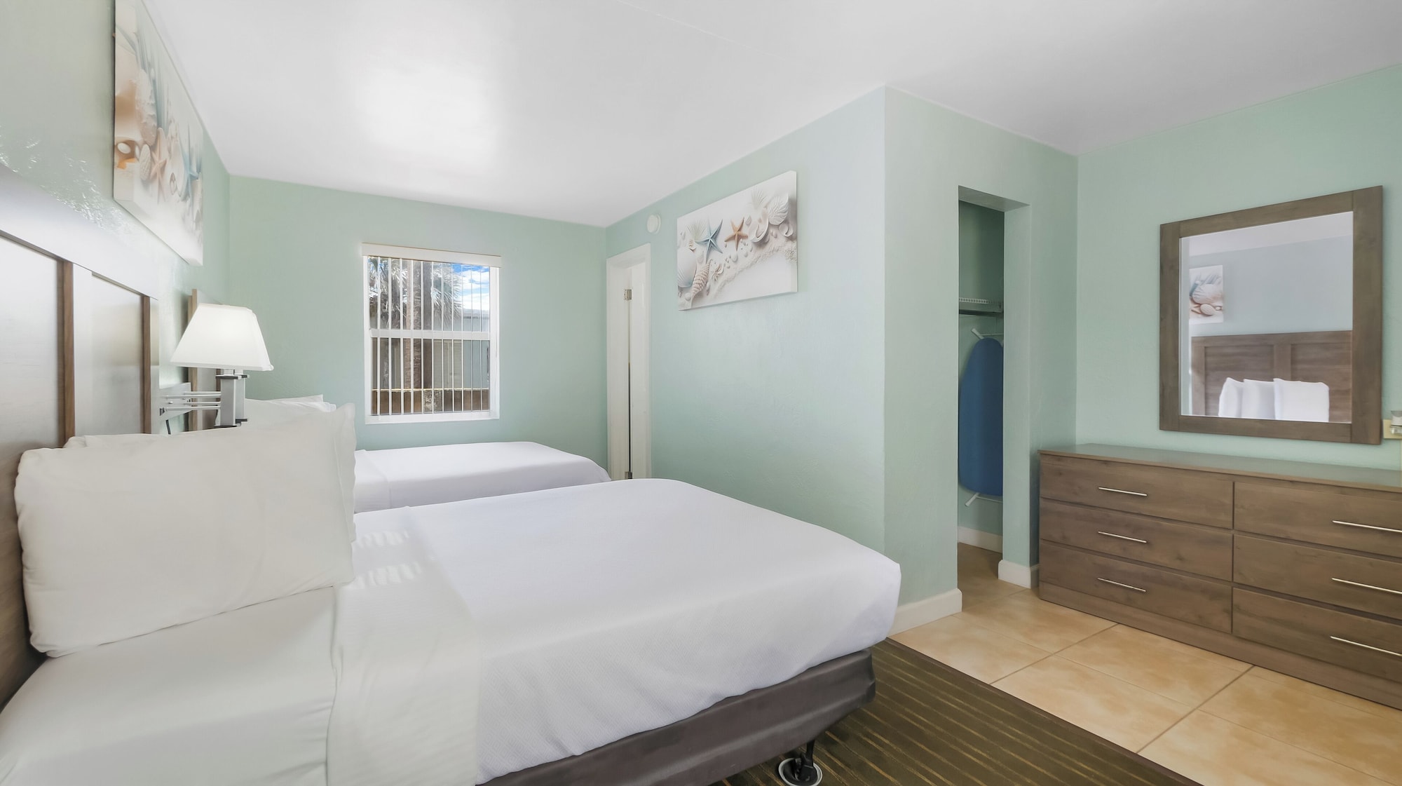 Room at Ocean Court Beachfront Hotel, DAYTONA BEACH SHORES - FL