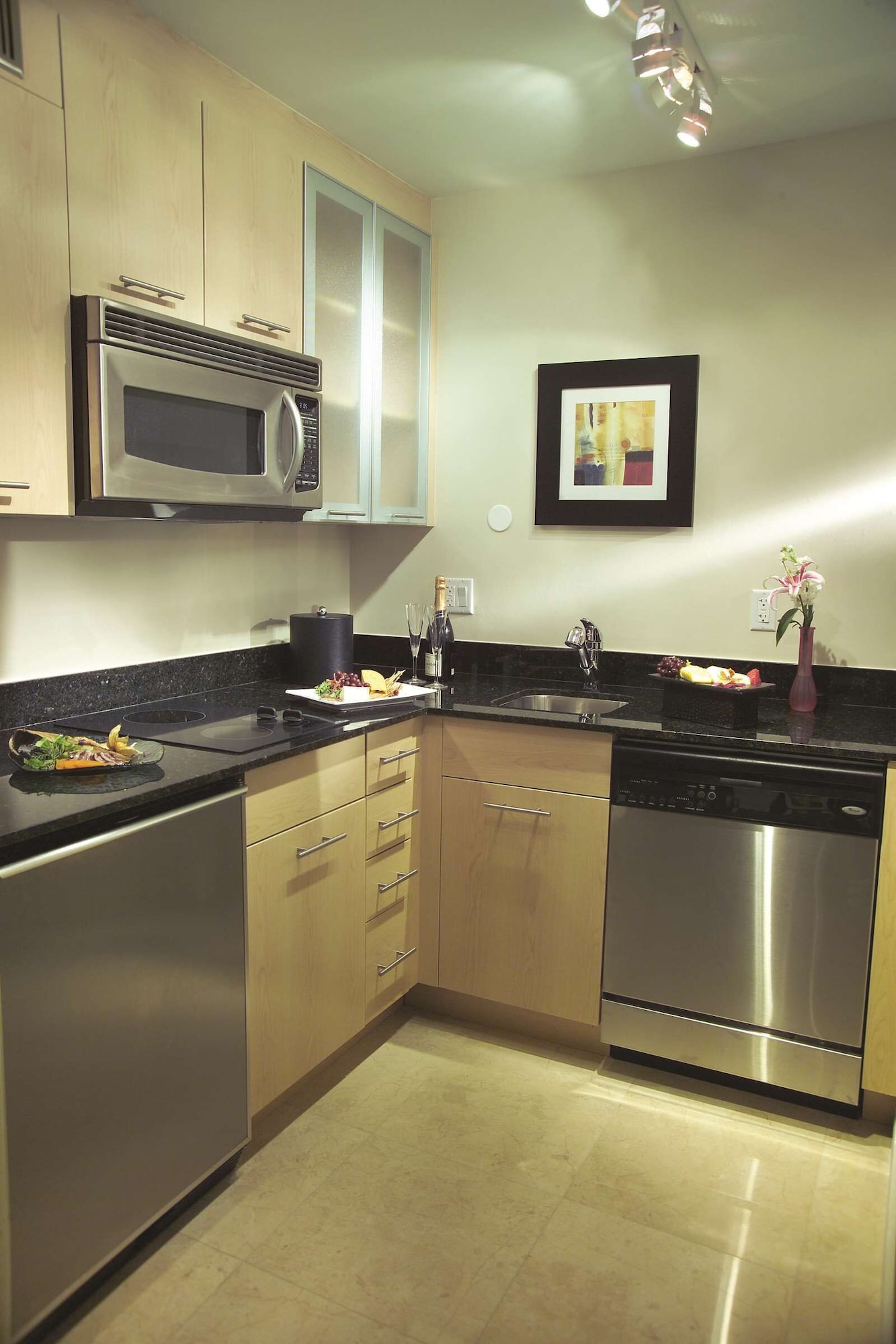 2 Bedrooms, Premium, Suite, 1 King and 2 Queen Beds, Intracoastal View