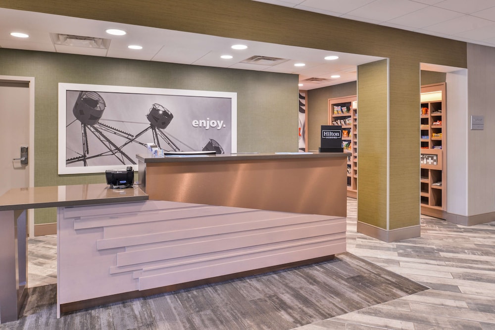 Lobby at HAMPTON INN AND SUITES ALTOONA DES MOINES, Altoona - IA