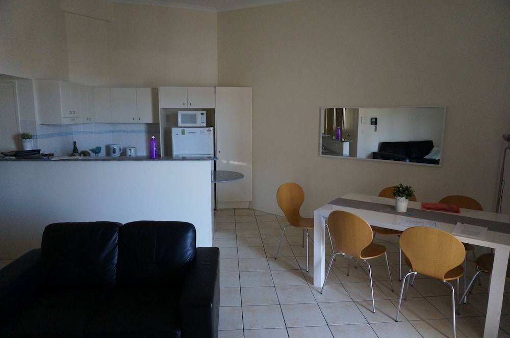 MOORINGS BEACH RESORT 45/77
