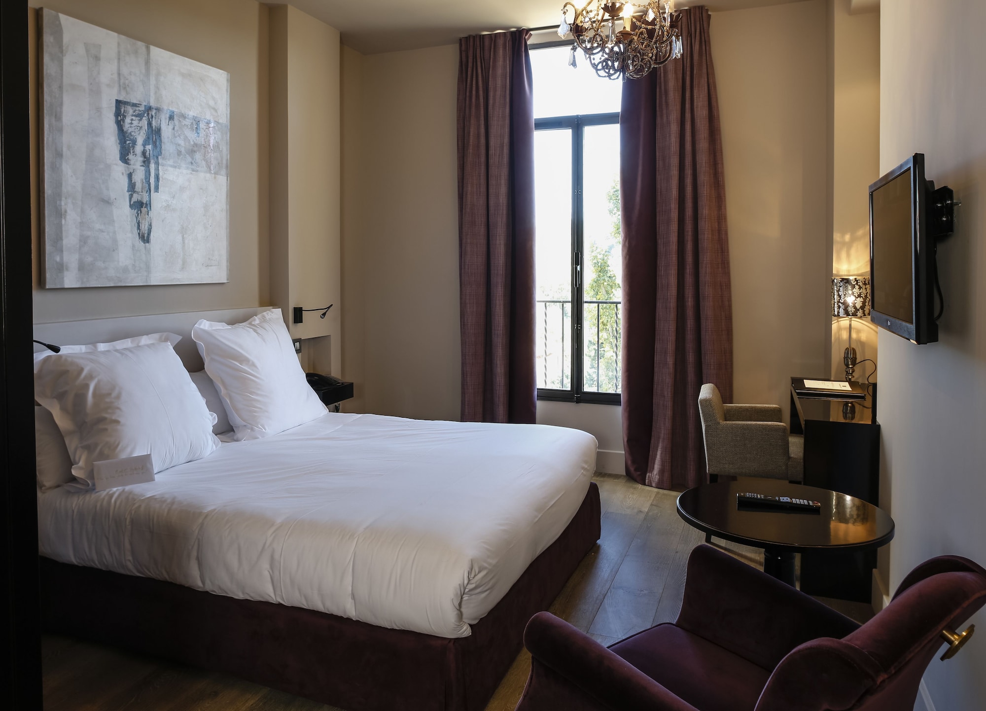 EXECUTIVE, DOUBLE BED