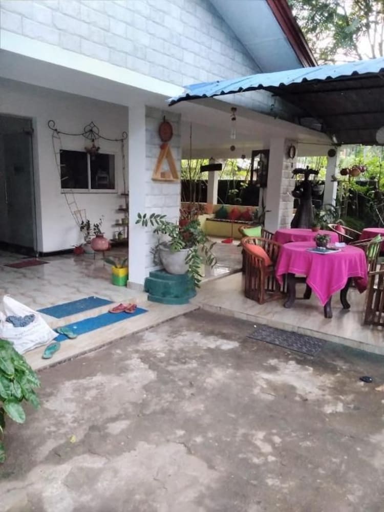 Rock Cascade Home Stay 3/50