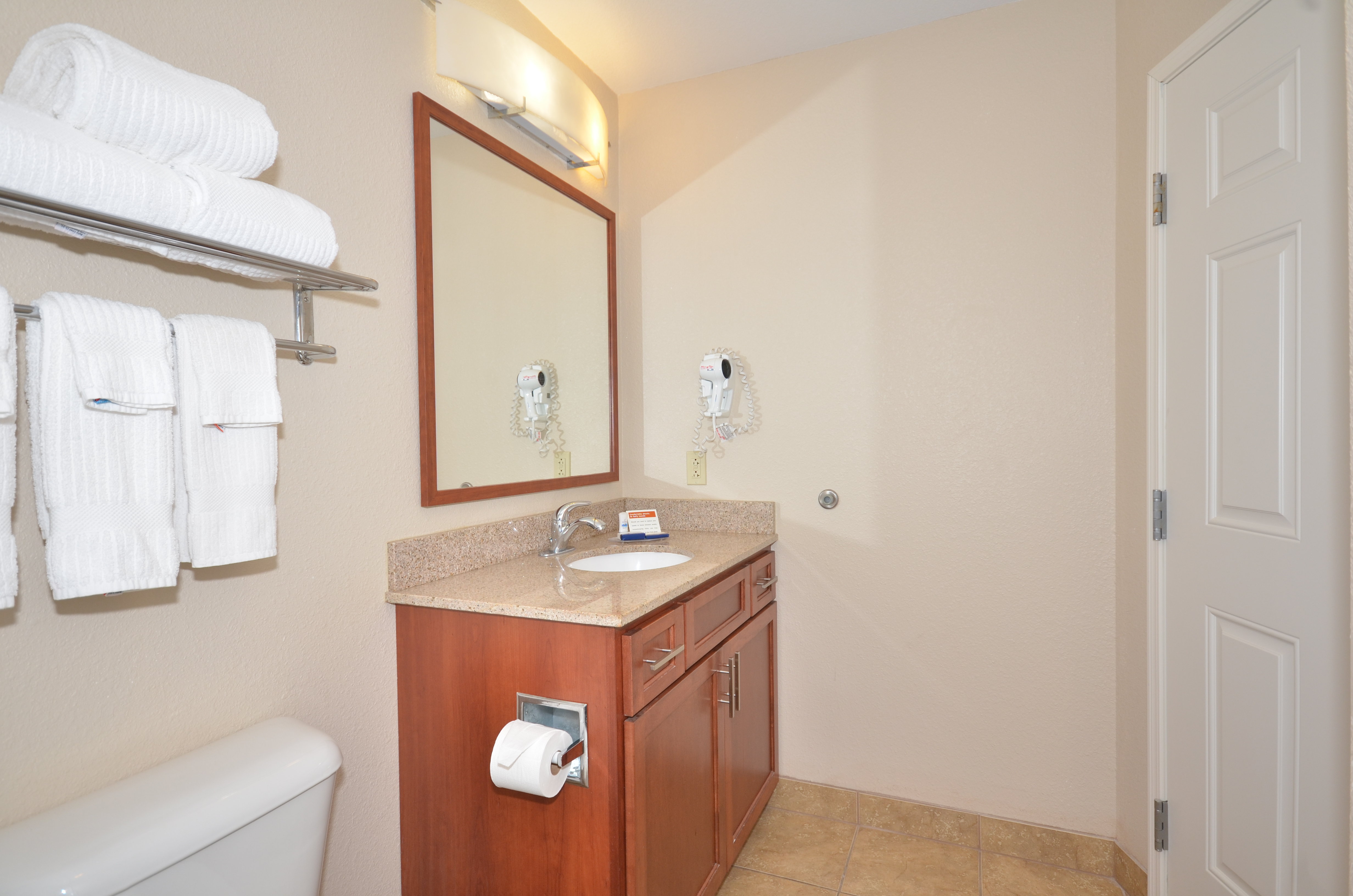 CANDLEWOOD SUITES CAPE GIRARDEAU 67/68