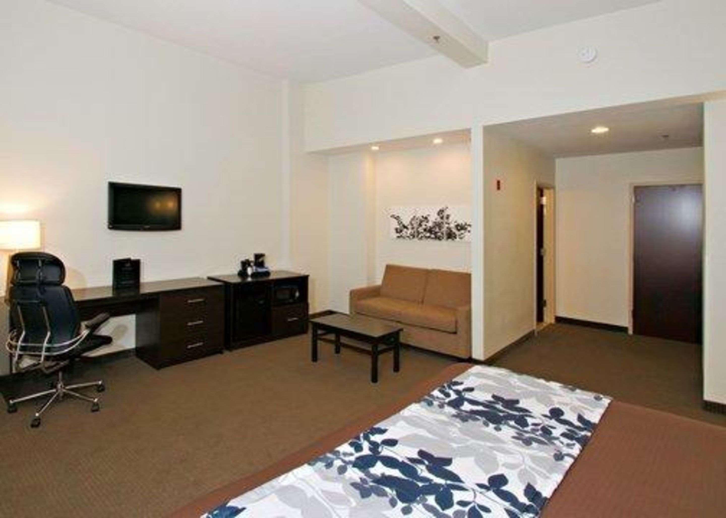 Sleep Inn & Suites Downtown Inner Harbor 23/30