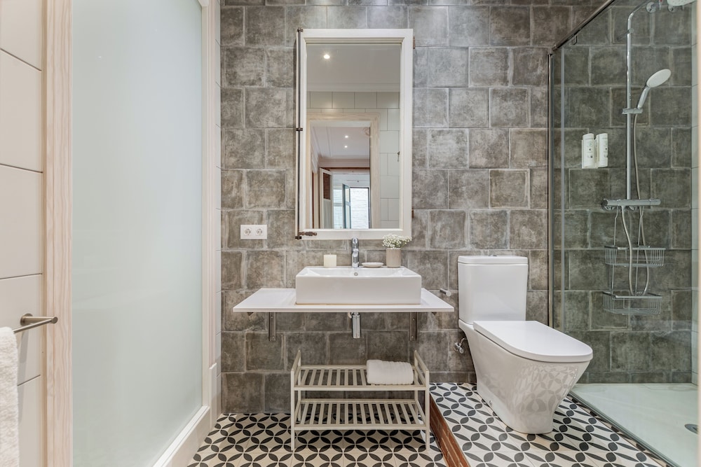 Fuster Apartments 40/50