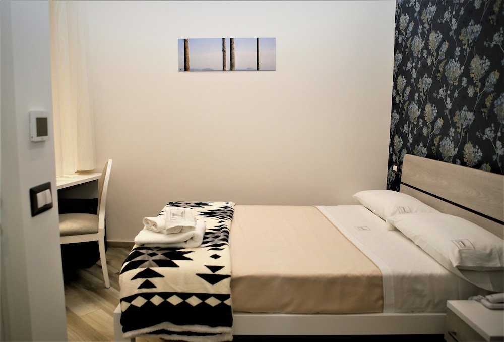 Hermes Rooms For Tourists 6/50